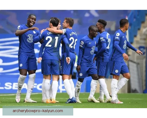 切尔西边路进攻特点：传中频繁，依赖边卫前插与翼卫协同推进攻宽度持续拓展